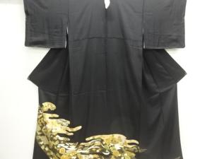 未使用品　金彩地紙に牡丹・古典柄模様留袖(比翼付き)